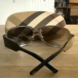 BURBERRY Vintage Unisex Gradient 3004 Sunglasses with Case Amazon.com: BURBERRY BE 4345 331613 Light Havana Plastic  main image 4